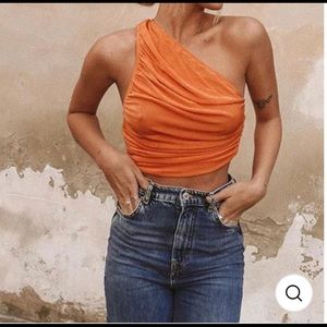 One shoulder crop top🧡